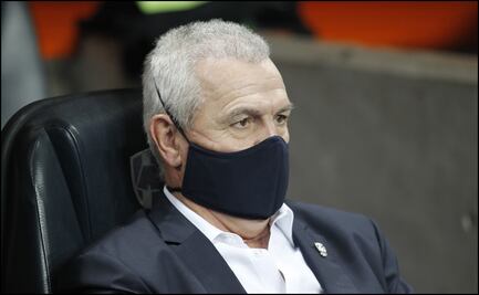 Javier Aguirre se disculpa tras ser sancionado por romper los protocolos