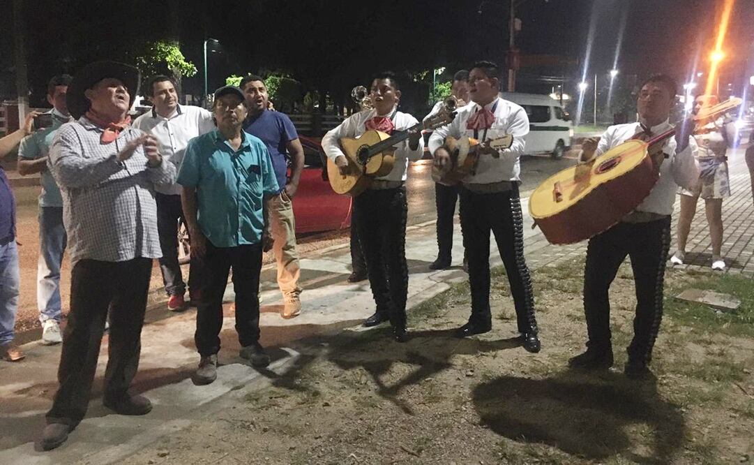 El cumpleaños militarizado de AMLO 