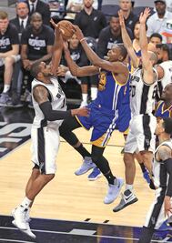 Warriors se pone a un juego de las Finales