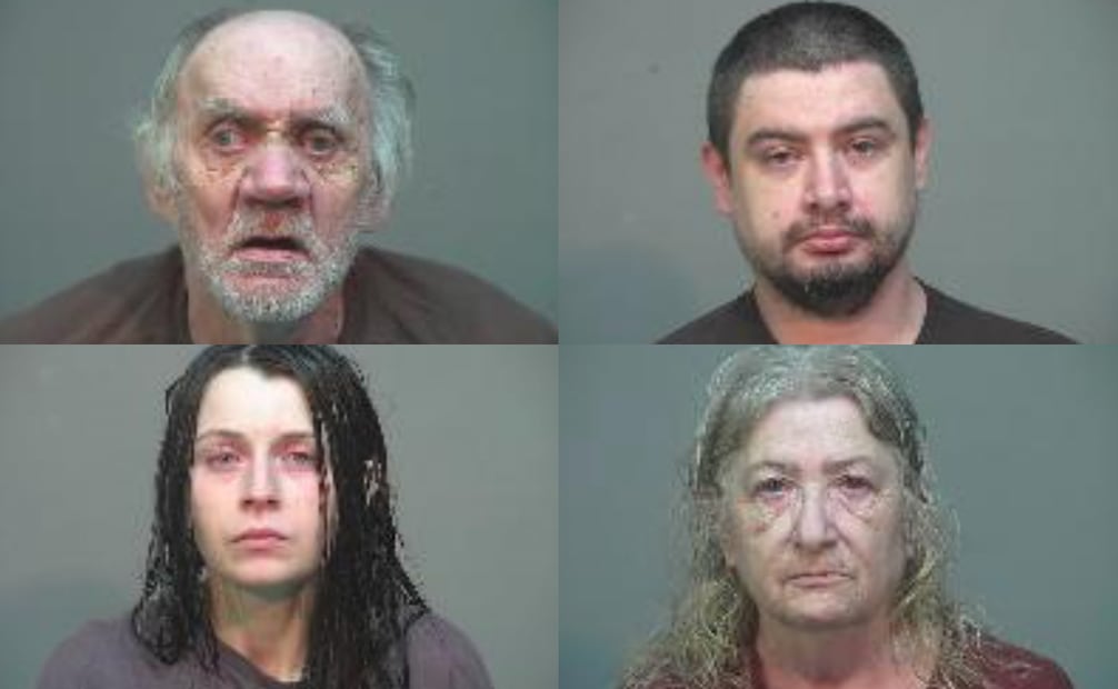 Los cuatro detenidos por presunto abuso infantil tras el rescate de 16 menores en una vivienda rural de Ohio. Foto: AP