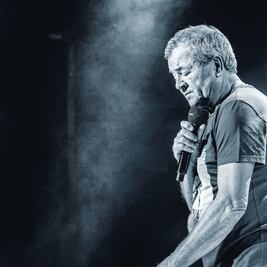 Un rockero profundo, morado y budista