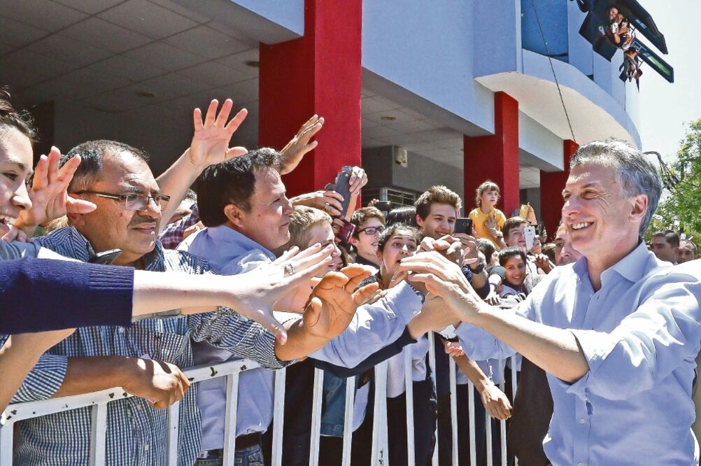Mauricio Macri, mandatario argentino, el viernes pasado en un acto en el Centro de Jubilados y Pensionados El Algarrobo, en (EFE)