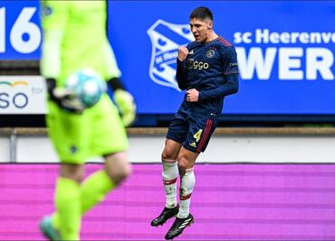 Edson Álvarez metió tremendo golazo en la victoria del Ajax sobre el Heerenveen