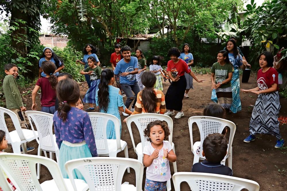 Niños salvadoreños durante clases de Biblia. El Salvador tiene una de las tasas de homicidio más altas del mundo entre niños, niñas y adolescentes, Foto: Salvador Meléndez / AP