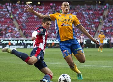 Chivas por Torres Nilo; Tigres por Brizuela