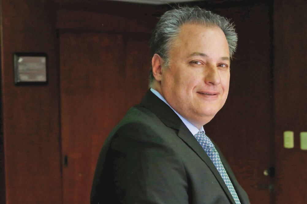 Con intereses encontrados