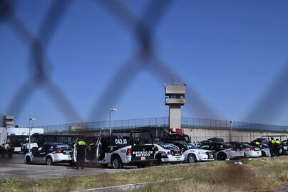 ​Trasladan a 30 internos del penal Neza-Bordo