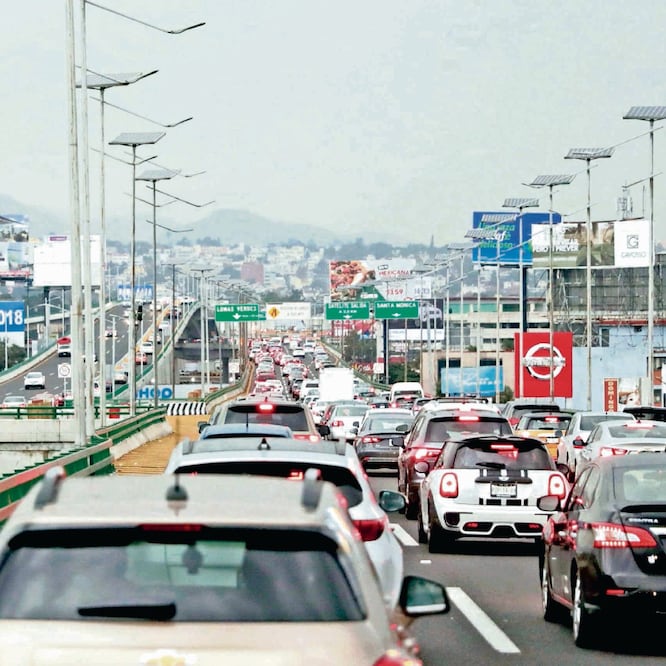 Encarecimiento. La Autopista Urbana Norte, la Supervía Poniente y la Autopista Urbana Sur aumentaron la tarifa hasta 510% en los últimos años. ARCHIVO EL UNIVERSAL
