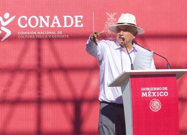 AMLO revive a equipo de beisbol "Algodoneros de Guasave" en la Liga del Pacífico