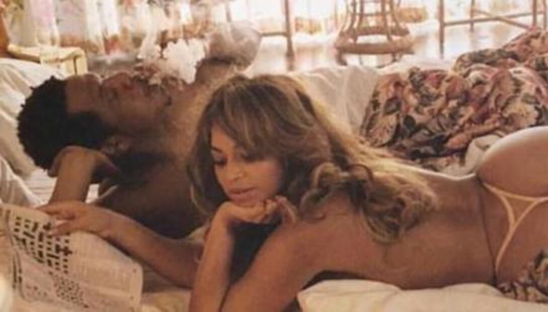 Así reacciona la hija de Beyoncé y Jay Z al ver a sus padres en la cama
