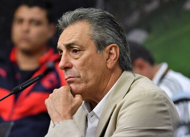 Tomás Boy, sin confirmar ni descartar refuerzos para Chivas