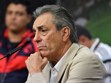 Tomás Boy, sin confirmar ni descartar refuerzos para Chivas