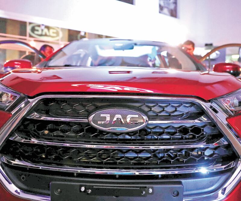 La empresa china JAC logró ubicar tres de sus modelos de camionetas entre los cinco vehículos eléctricos más vendidos en el México. Foto: ARCHIVO EL UNIVERSAL