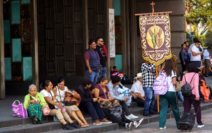 Llegan primeras peregrinaciones a la Basílica de Guadalupe; agradecen por favores o piden algún milagro