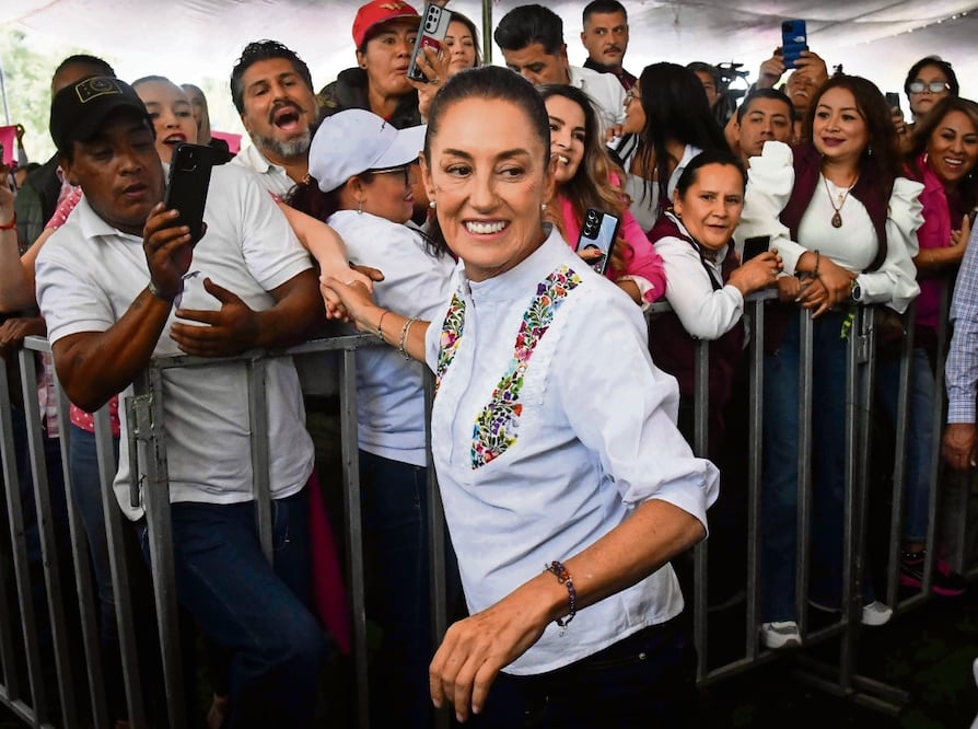 ASEGURA ESTAR FELIZ POR SU TRABAJO