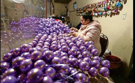 Llevan destellos de Navidad al mundo
