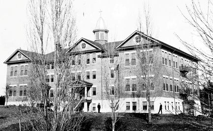 "Alcatraz de Canadá": la escuela para niños indígenas en que encontraron 160 tumbas más