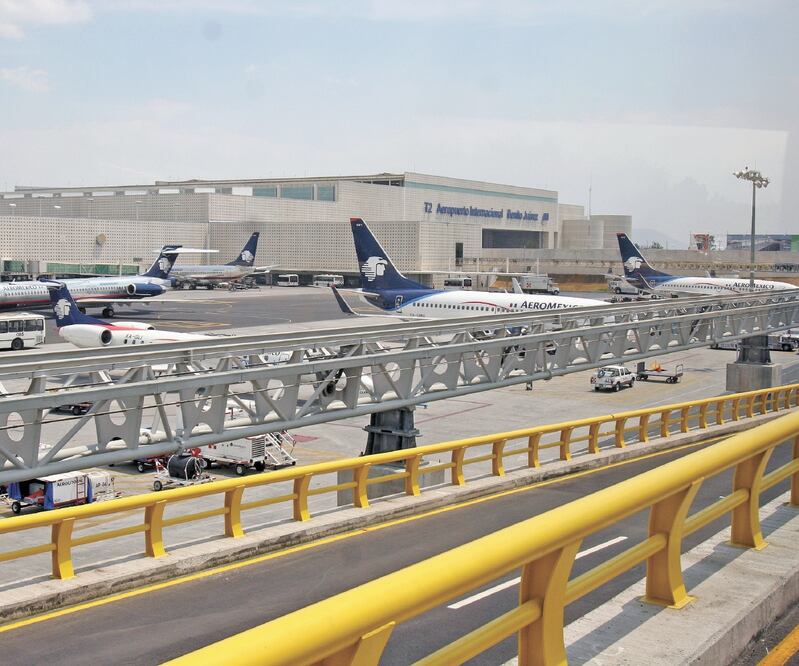 Proyecto. La Terminal 2 del aeropuerto de la CDMX tendrá 17 posiciones de contacto nuevas para este año. Foto: ARCHIVO EL UNIVERSAL