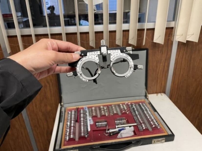 ¿Qué pasa con los objetos tirados en la vías del Metro?; han hallado almohadas, patinetas, bocinas...