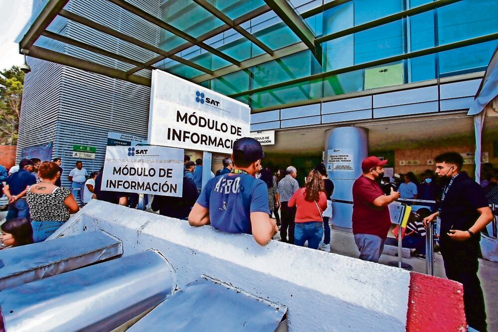 Las oficinas del SAT estarán abiertas de 8:30 a18:00 horas en apoyo para recibir las declaraciones anuales de los contribuyentes. Foto: Archivo