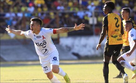 Trifulca entre jugadores en la primera división de El Salvador 