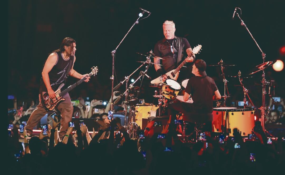 Hetfieldt volvió para liderar a la banda.
La plataforma integra equipo de sonido y pantallas cilíndricas. Foto: de Carlos Mejía. El Universal