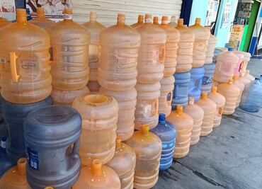 Venta de garrafones de agua potable aumenta 300% en Ecatepec por tercera onda de calor