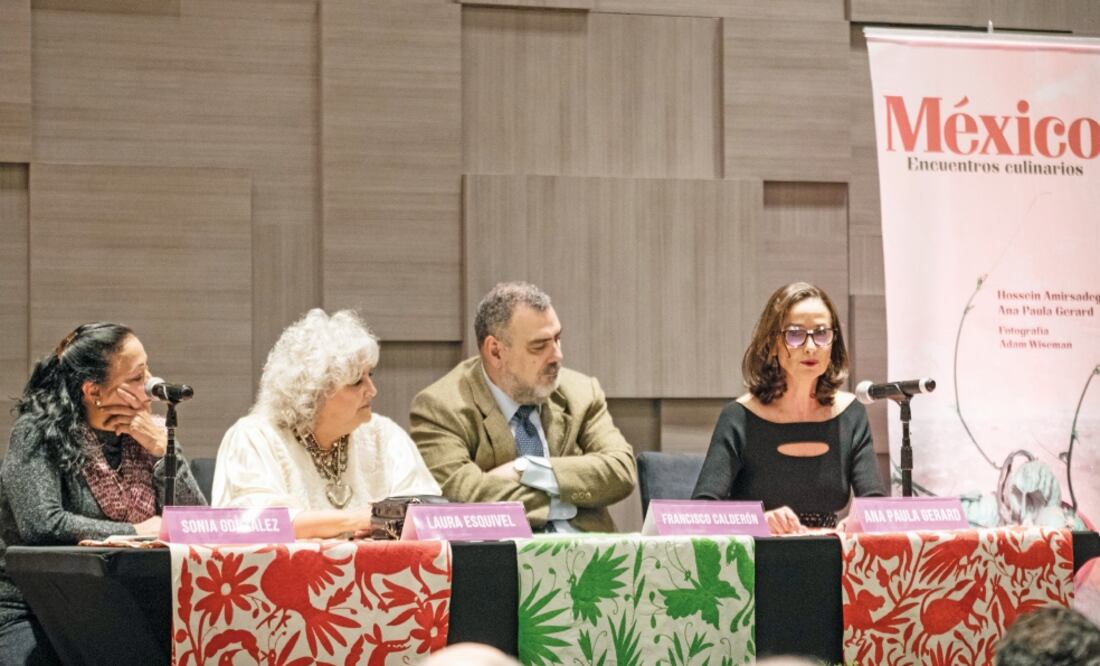 Ana Paula Gerard aseguró que la escritura de su libro le dio la oportunidad de reencontrarse con su patria. Foto: GERMÁN ESPINOSA. EL UNIVERSAL