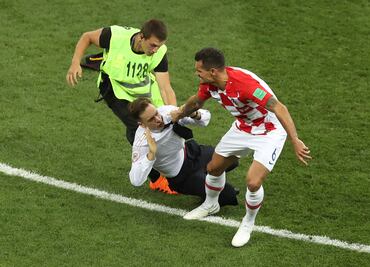 Envenenan a invasor de cancha en final del Mundial