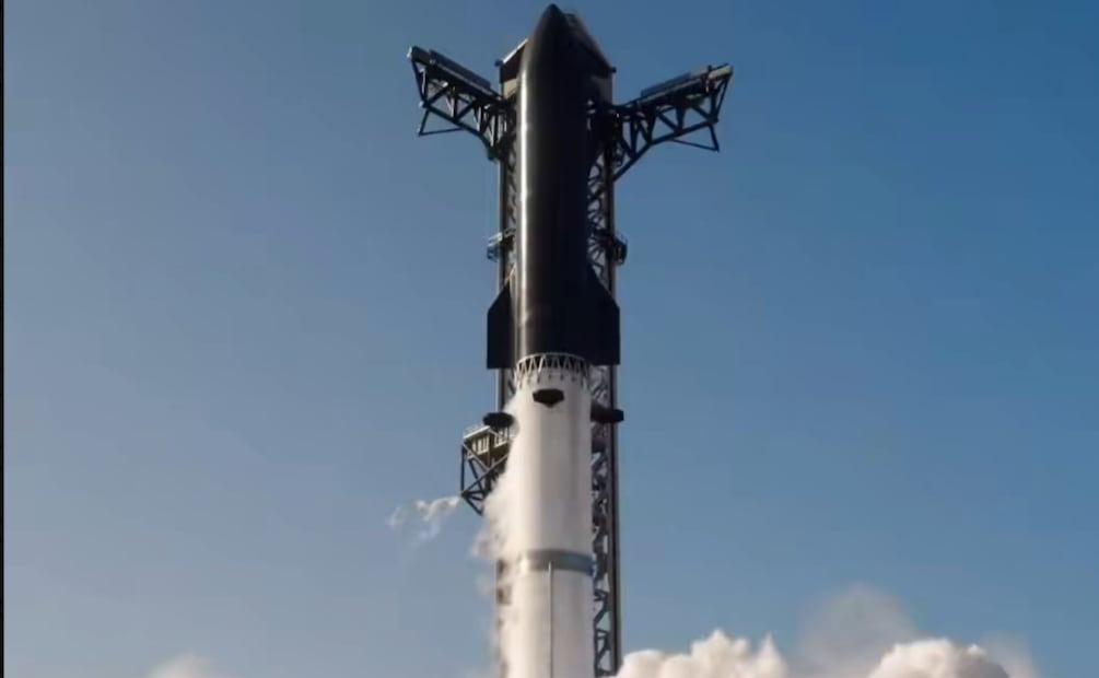 Con la potencia asiática calificando de riesgo a su seguridad nacional el posicionamiento que SpaceX ha logrado en el negocio de los cohetes reutilizables y la colocación de satélites de órbita baja. Foto: Captura de pantalla