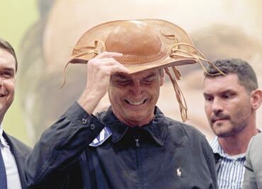 “No soy de extrema derecha”, asegura Bolsonaro en Brasil