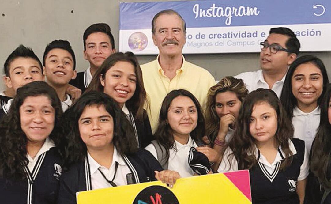 El ex presidente Vicente Fox se reunió con estudiantes de preparatoria y nivel superior en la Universidad de Guanajuato, como parte de la Semana de la Juventud. (XÓCHITL ÁLVAREZ. EL UNIVERSAL)