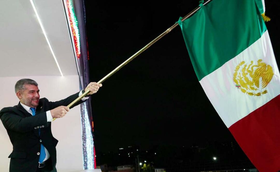 Mauricio Tabe encabeza el grito de la alcaldÍa Miguel Hidalgo. Foto: Especial