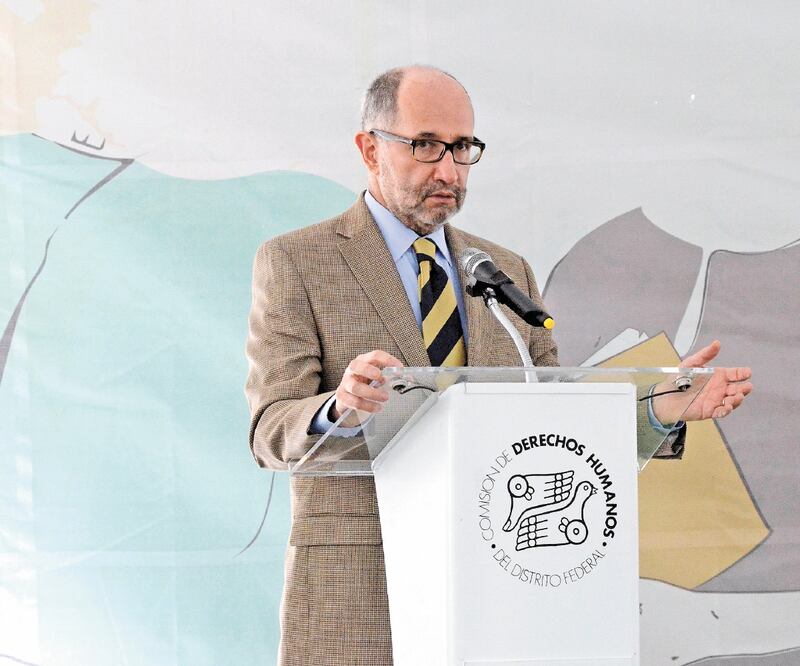 El ministro en retiro José Ramón Cossío subraya que al que amenace se le impondrá de tres meses a un año de prisión. Foto: ARCHIVO EL UNIVERSAL