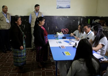 Inician elecciones presidenciales en Guatemala