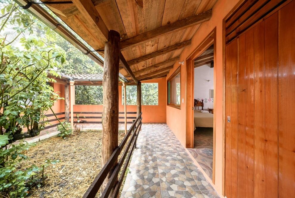 El hotel de mujeres indígenas nahuas cuenta con 15 habitaciones y 2 cabañas, además de dormitorios comunitarios / Foto: Facebook Hotel Taselotzin