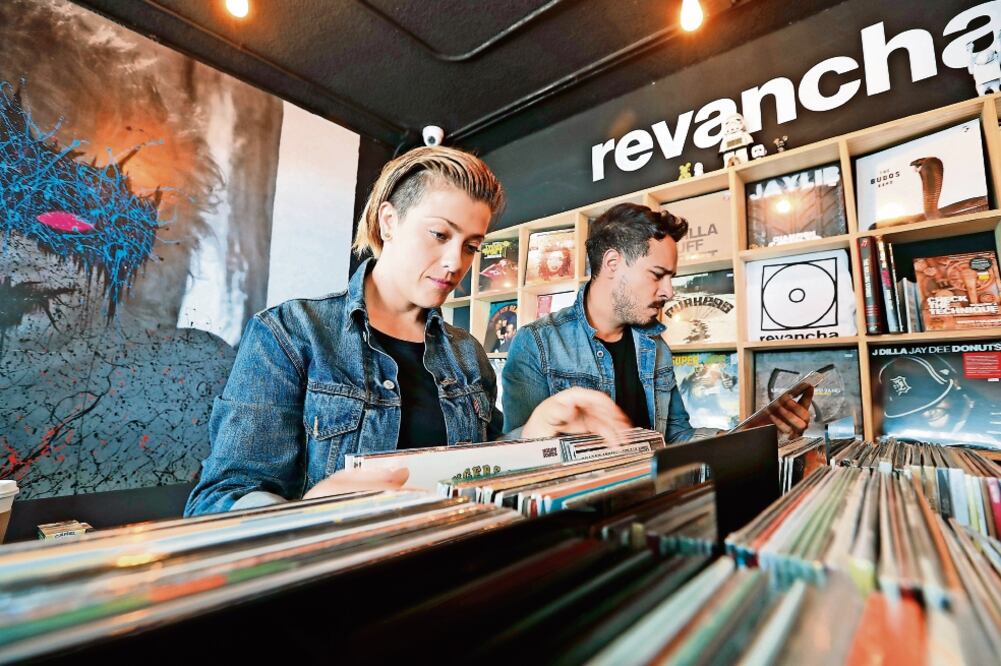 Los años 80 se caracterizaron por ser una mezcla entre música y moda (LUIS CORTÉS)