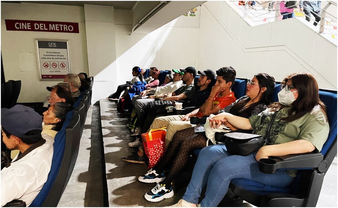 Cine gratis en el Metro de la CDMX. Foto: Especiales