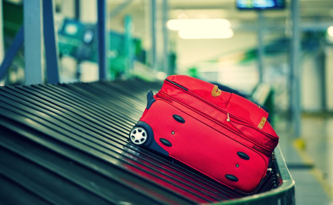 La mayoría de las aerolíneas usan el sistema 'World Tracer' para recuperar maletas perdidas. (Foto: iStock)