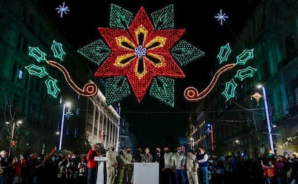Sheinbaum enciende el alumbrado navideño en el Zócalo capitalino 