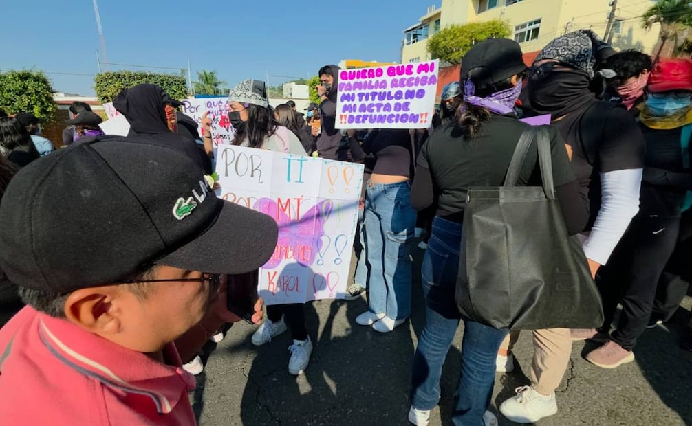 Los estudiantes cumplieron seis días de marchas en demanda de justicia para sus compañeras víctimas de desaparición y muerte, seguridad en todos los campus de la Universidad Autónoma del Estado de Morelos.
Foto: Justino Miranda / EL UNIVERSAL