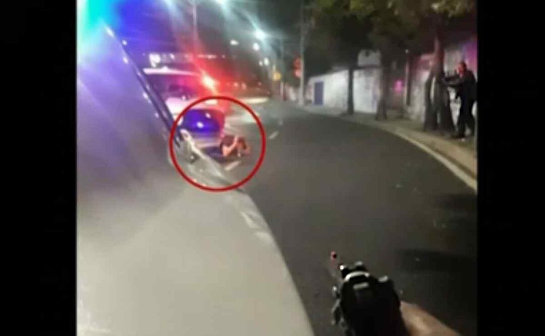 Foto: Especial/El Universal/ Presunto integrante del CJNG rindiéndose ante la fuerza policial de la CDMX