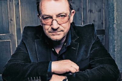 Bono se disculpa por casos de acoso