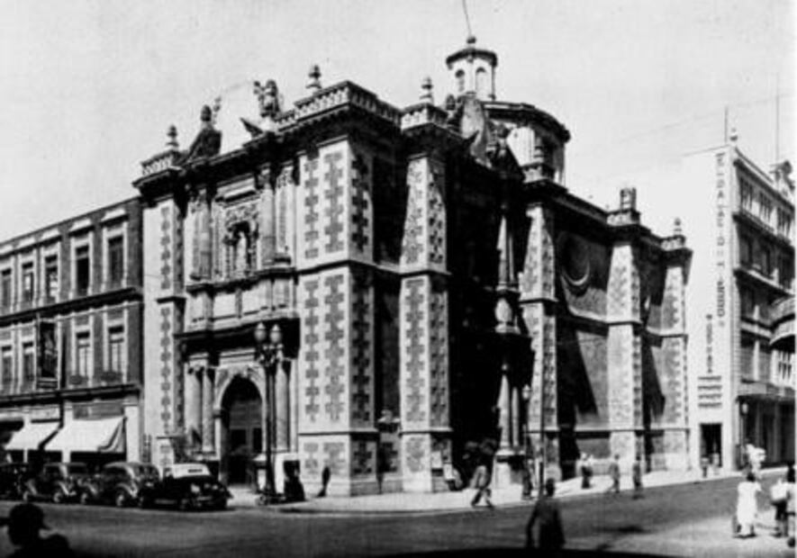 La controversial Avenida 20 de Noviembre