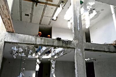 Inicia demolición de dos pisos de obra irregular en BJ