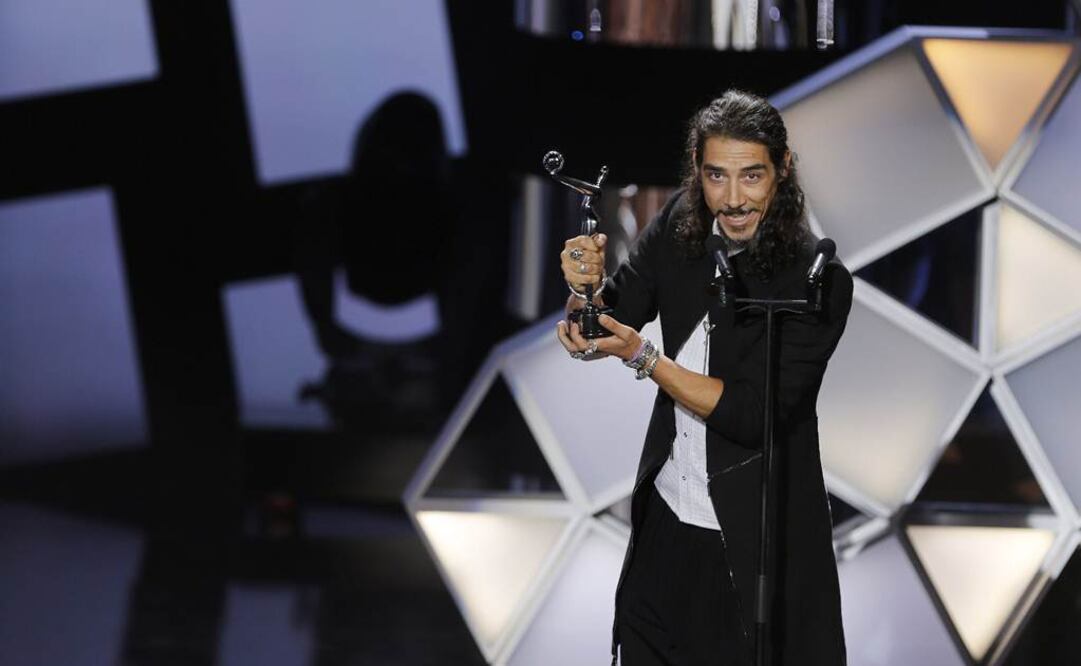 El premio, que se lo dedicó especialmente a su hijo, se lo entregará a su madre, que es quien guarda todos los reconocimientos que ha obtenido. FOTO: Jorge Zapata/EFE.