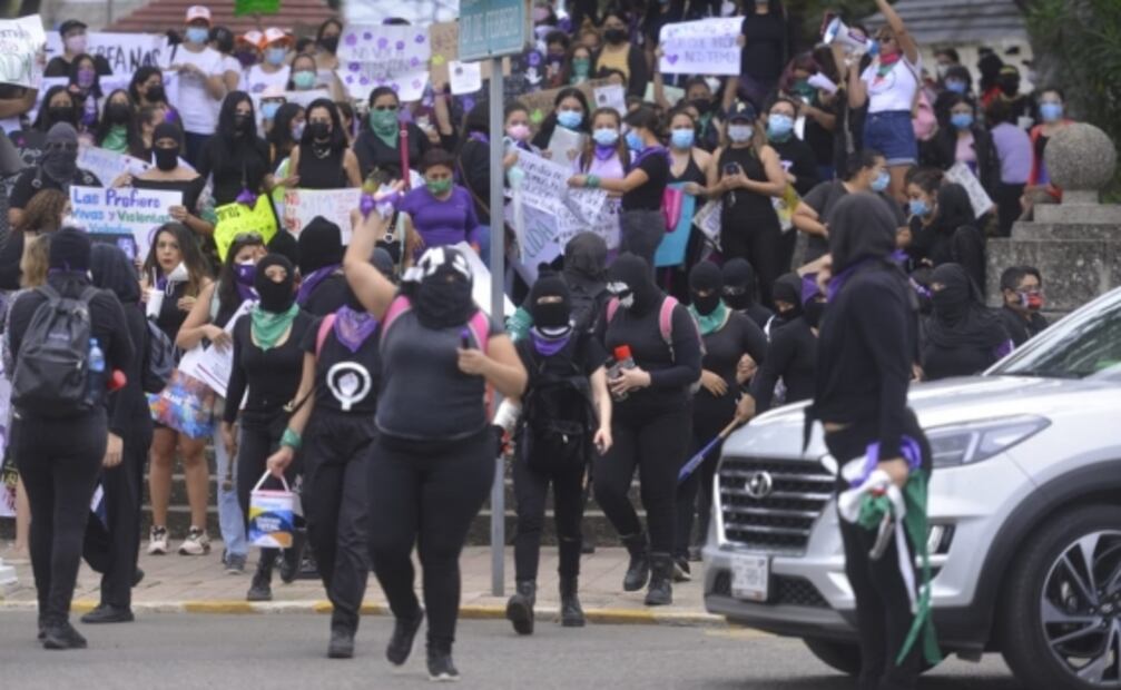 Cientos marchan en los estados por el Día Internacional de la Mujer