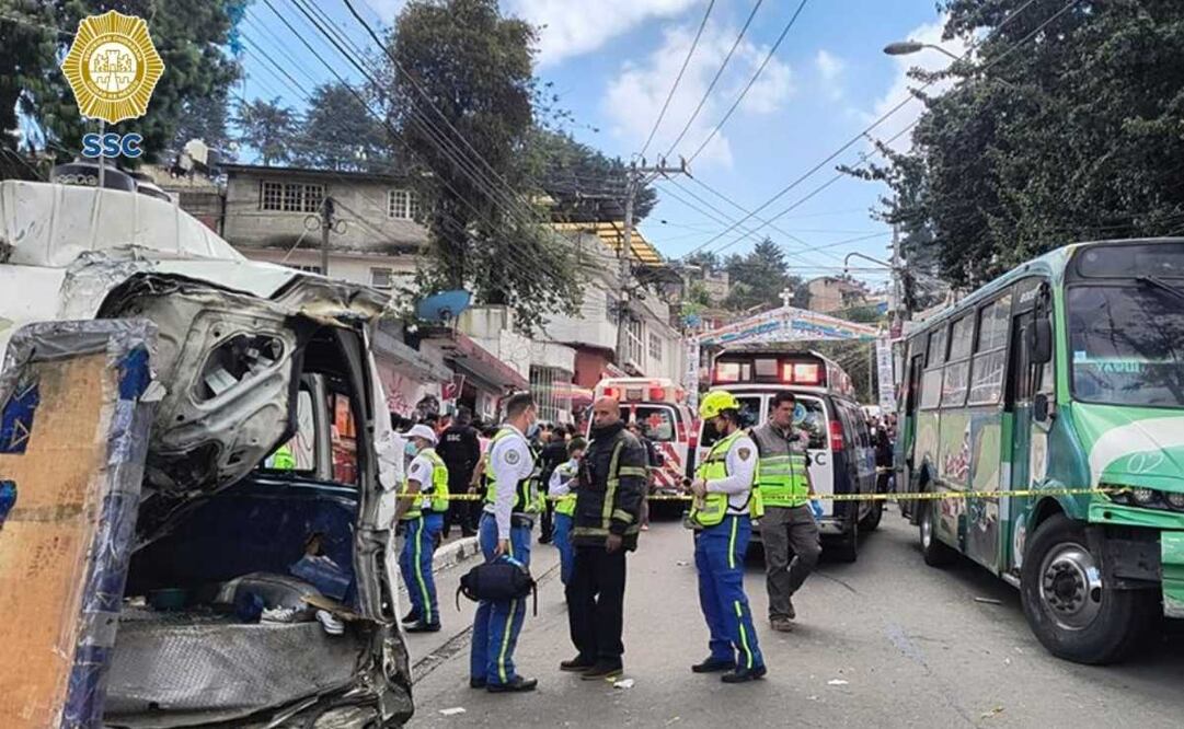 Policías en patrullaje preventivo atendieron la emergencia de un choque entre unidades de servicio público para el traslado de pasajeros, ocurrido sobre la avenida Montes de Las Cruces y calle Camino Las Lajas. Foto: Especial
