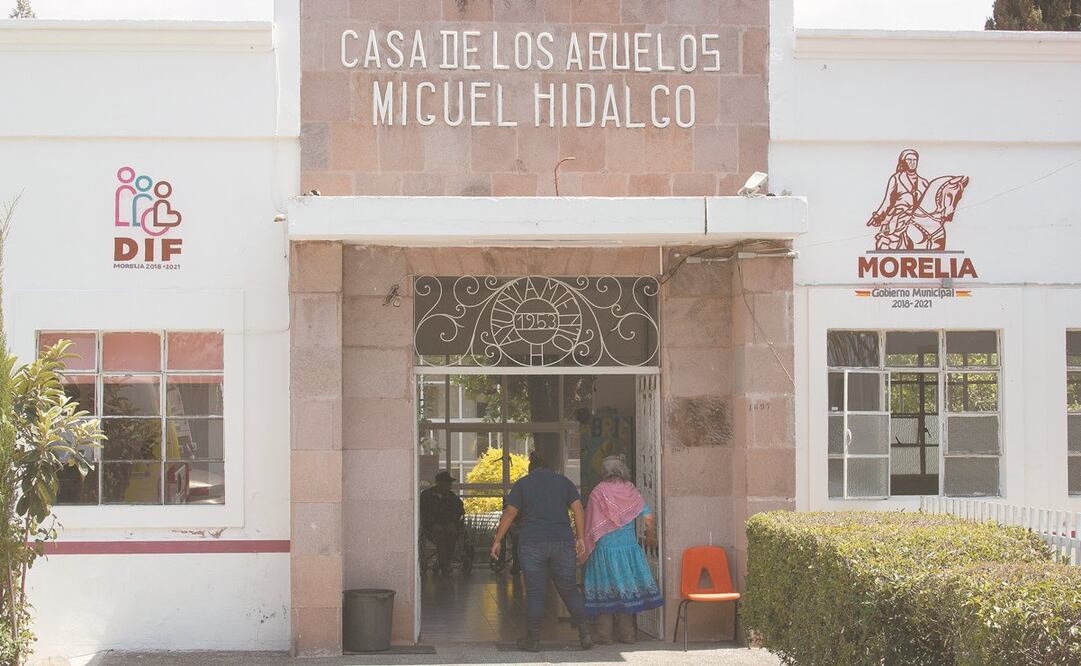 En este asilo se restringieron las visitas y disminuyó el personal. Además, sanitizan todo alimento. Foto: CHARBELL LUCIO. EL UNIVERSAL