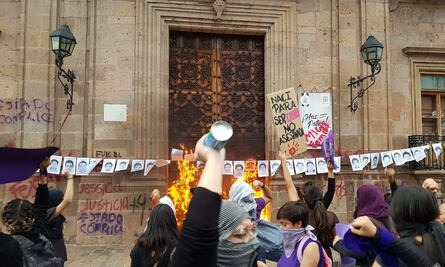 Feministas y familiares se vuelcan a calles de Morelia para exigir justicia para Jessica